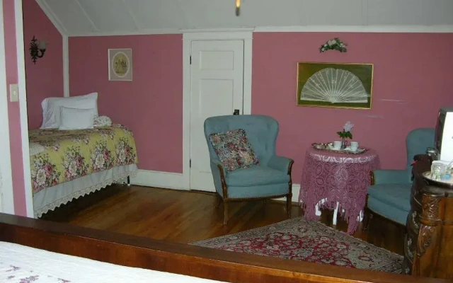 Barretta Gardens Inn