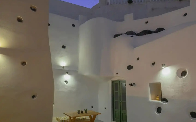 Elements Cave Suites