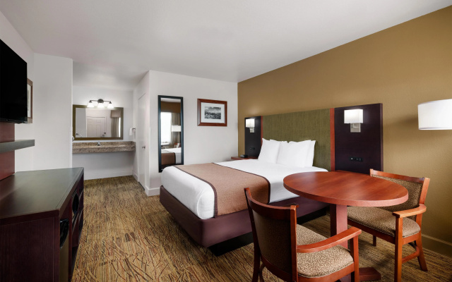 Best Western Discovery Inn