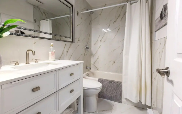 Lovely Condo near Dtown Montreal- 4404