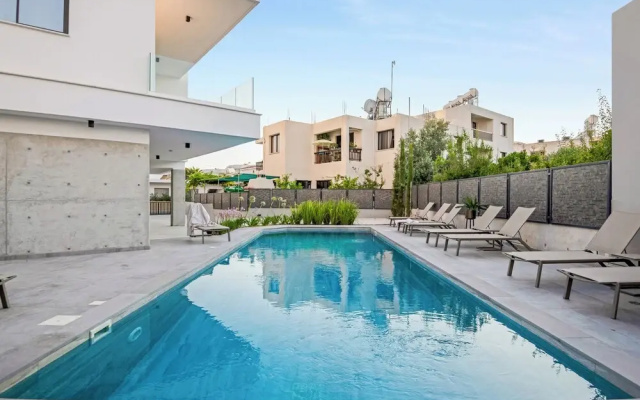 Sanders Olive - Chic 1-bdr Apt With Shared Pool