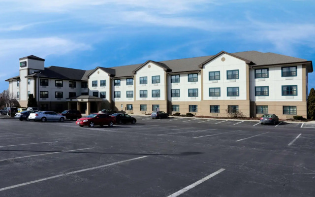 Studio 6 Corporate Extended Stay Chicago Lisle IL