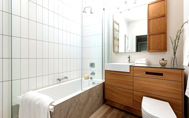 Spacious London Townhouse With Parking