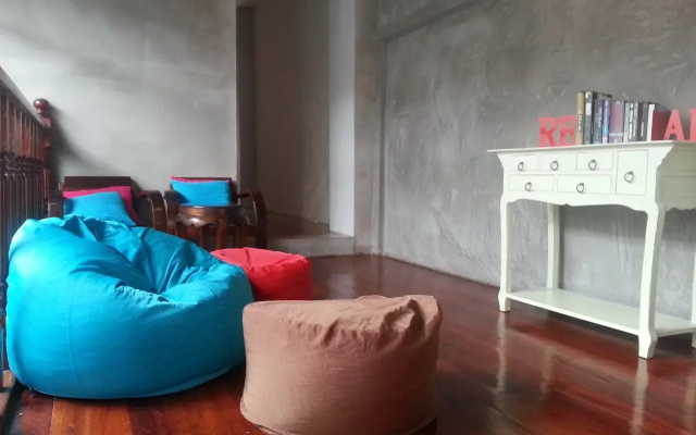 Ai Phuket Hostel & Cafe
