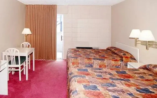 Rodeway Inn Longview