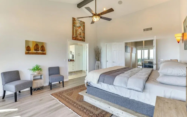 Mtn & City Views: Stunning Villa in Phoenix!