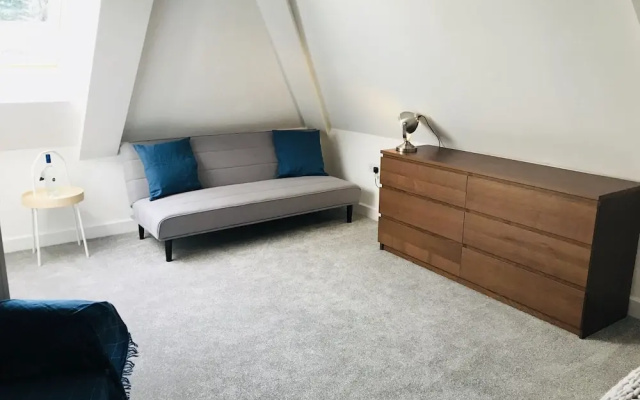 1 Bed Marina Apartment With Sea Views, Penthouse