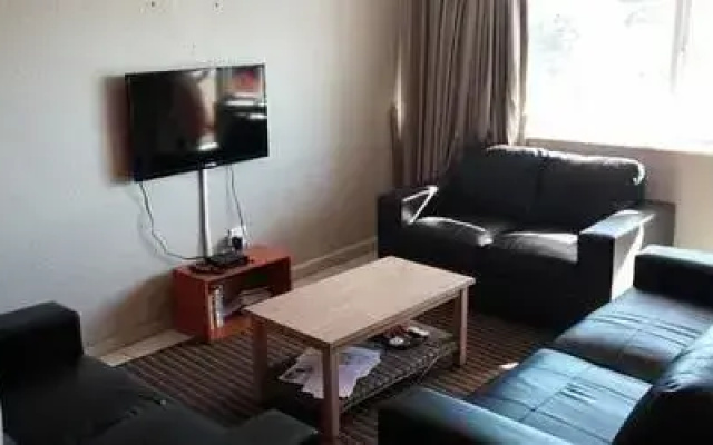 Rondebosch Court