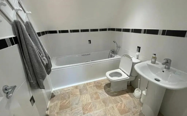 The Knots-Spacious 3 bedroom apartment in Bridport