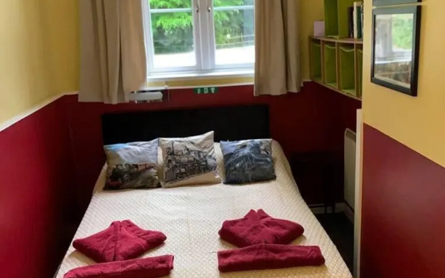 Historical GWR Building - Charming 1 bed Apartment