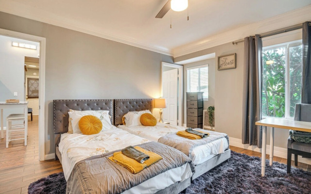Melrose Hill Home Near Hospitals: Nurses Welcome!