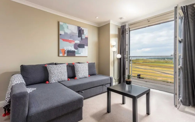 Old Prestwick View - Donnini Apartments