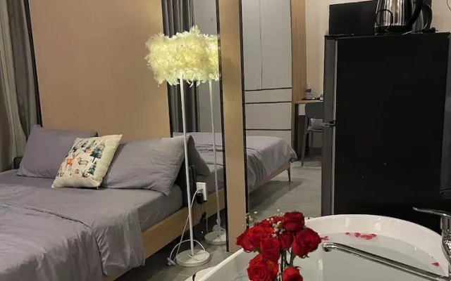 Unite StayCation Le Van Sy