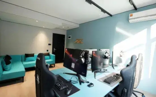 Quick Dog E-sports Hotel (Shanghai Fengxian South Bridge)