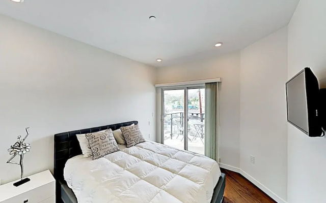 5537 Los Angeles - 2 Br Apts