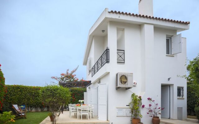 Отель Protaras Villa Sea Maris Кипр, Протарас - отзывы, цены и фото номеров - забронировать отель Protaras Villa Sea Maris онлайн вид на фасад