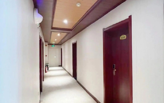 Yinshengtai Hotel (Zhengzhou International Trade 360 Store)