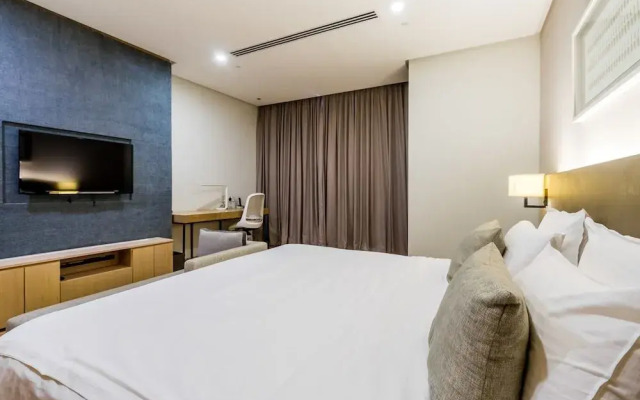 188 Luxury Suites by Plush