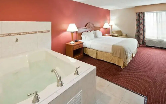 Holiday Inn Express Cincinnati-Lawrenceburg