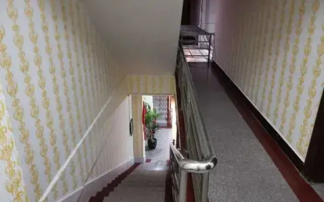 Yuxi Jinyan Hotel