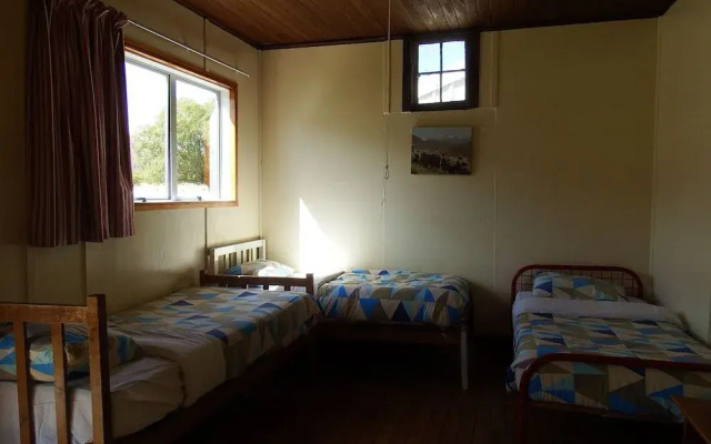 Dunstan Downs High Country Sheep Station Farmstay & Backpackers