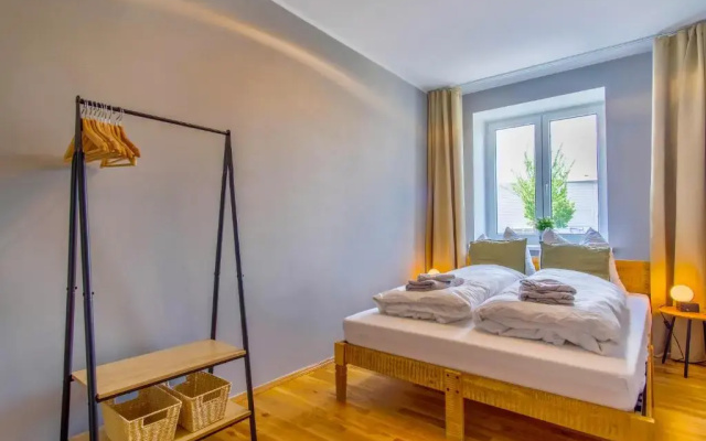 4-Room Luxury Apartment - close to Central Station, free parking, kitchen