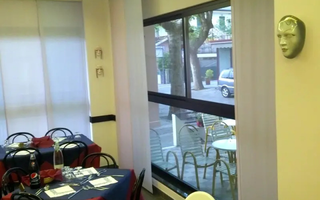 Vinsea Hotel
