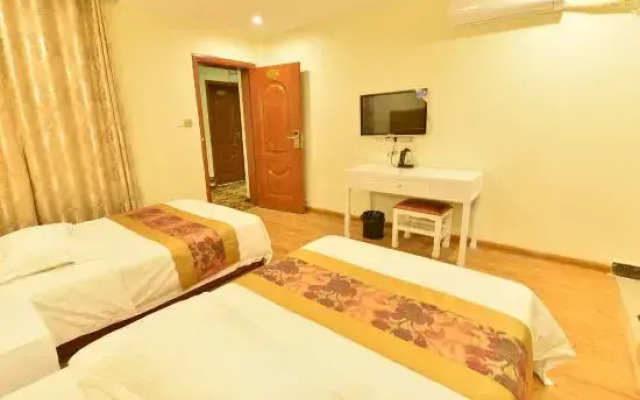 Xinggui Fashion Hotel (Guilin North Station Diecai Wanda Plaza)