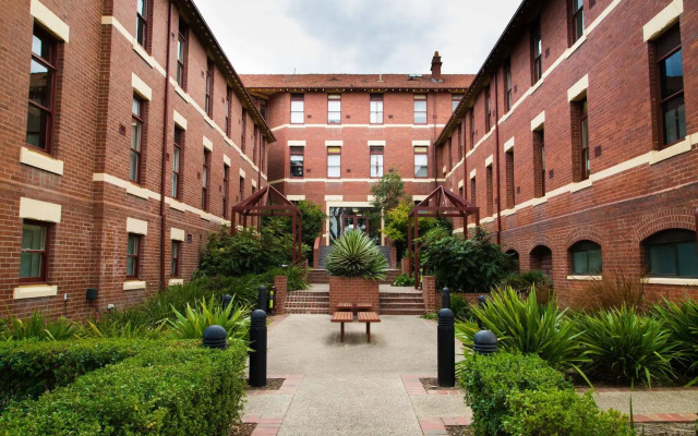 Yarra House