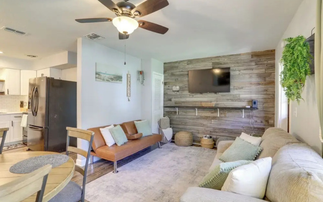 Pet-friendly Largo Escape w/ Fire Pit!