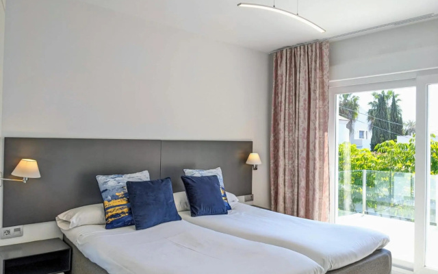 Coral Beach Aparthotel