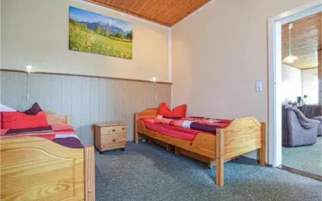 Holiday home E.-Thälmann-Str. H