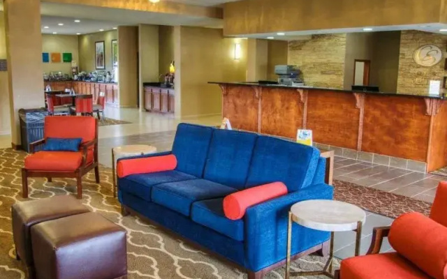 Comfort Suites