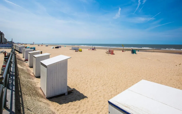 Studio in Middelkerke With Sea View
