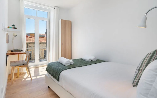 Modern Lisbon Apartments by SoulPlaces