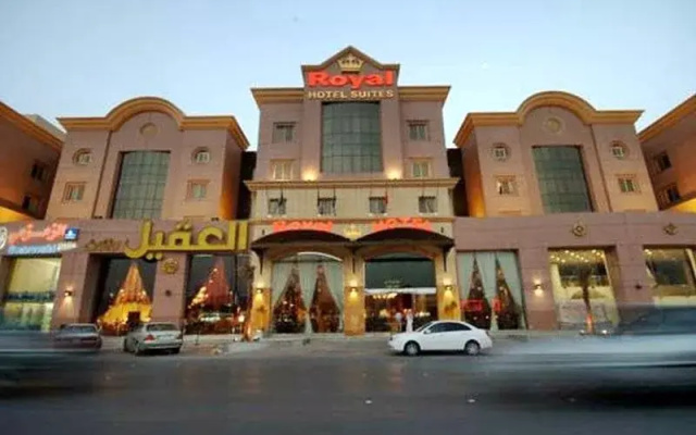 Royal Hotel & Suites