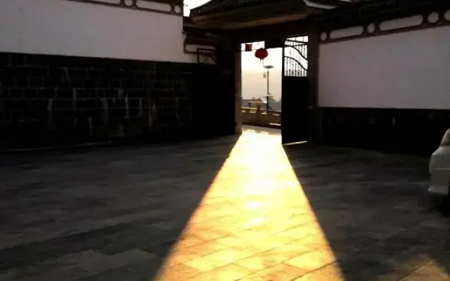 Ti Hu