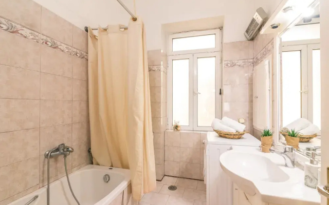 Historic Family Apartment in the Old Town