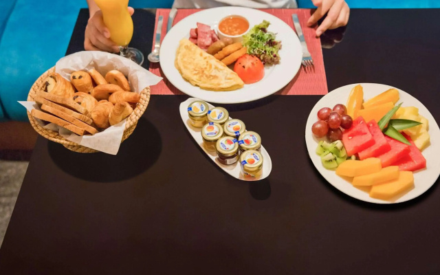 Отель Ibis Mall Avenue Dubai