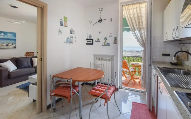Beautiful Apartment in Genova Pra' With Wifi and 2 Bedrooms