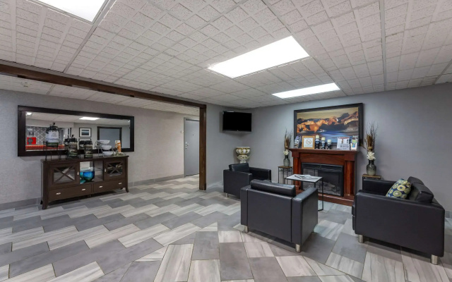 Quality Inn Austintown - Youngstown West