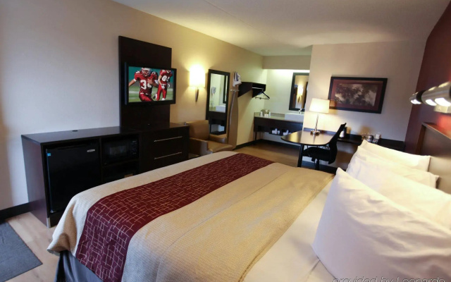 Red Roof Inn PLUS+ Chicago - Willowbrook