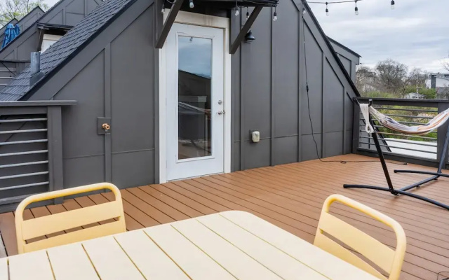 Modern Nashville Townhouse Rooftop Garage