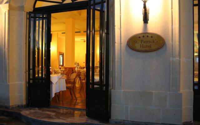Saint Patrick's Hotel вид на фасад