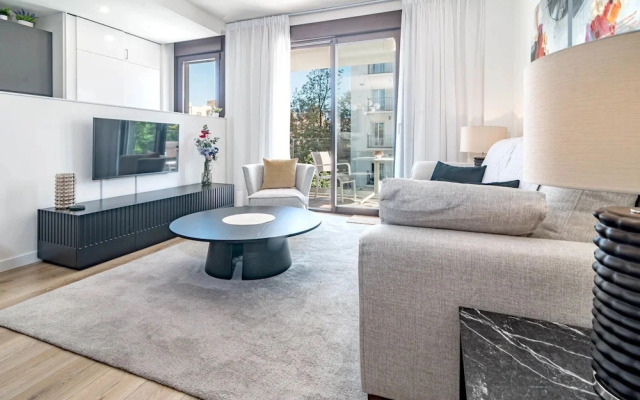 Zaga2c Brand New Modern Apartment 200m to Beach