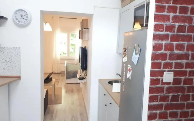 Newly adapted Studio 88 with free parking