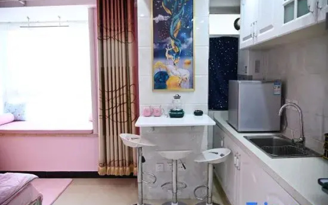 Zhuozhou Shangxuan Homestay (Diamond Plaza Junyue Plaza)