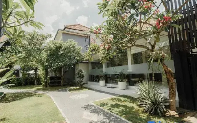 You Suite Seminyak