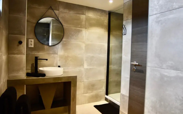 Tranquil Holiday Home in Manhay with Hot Tub near Ski Area