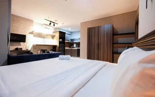 Spacious and Artsy Studio Apartment at Brooklyn Alam Sutera